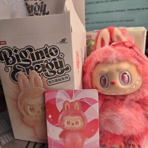 NIB AUTHENTIC BIE LABUBU- LOVE. COMES WITH BAG & CARD